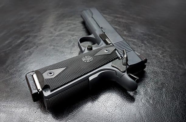 Holster pistolet et revolver - Accessoires - Armurerie Centrale